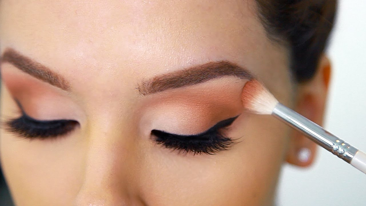 Applying Eye Makeup How To Apply Eyeshadow Perfectly Beginner Friendly Hacks Youtube