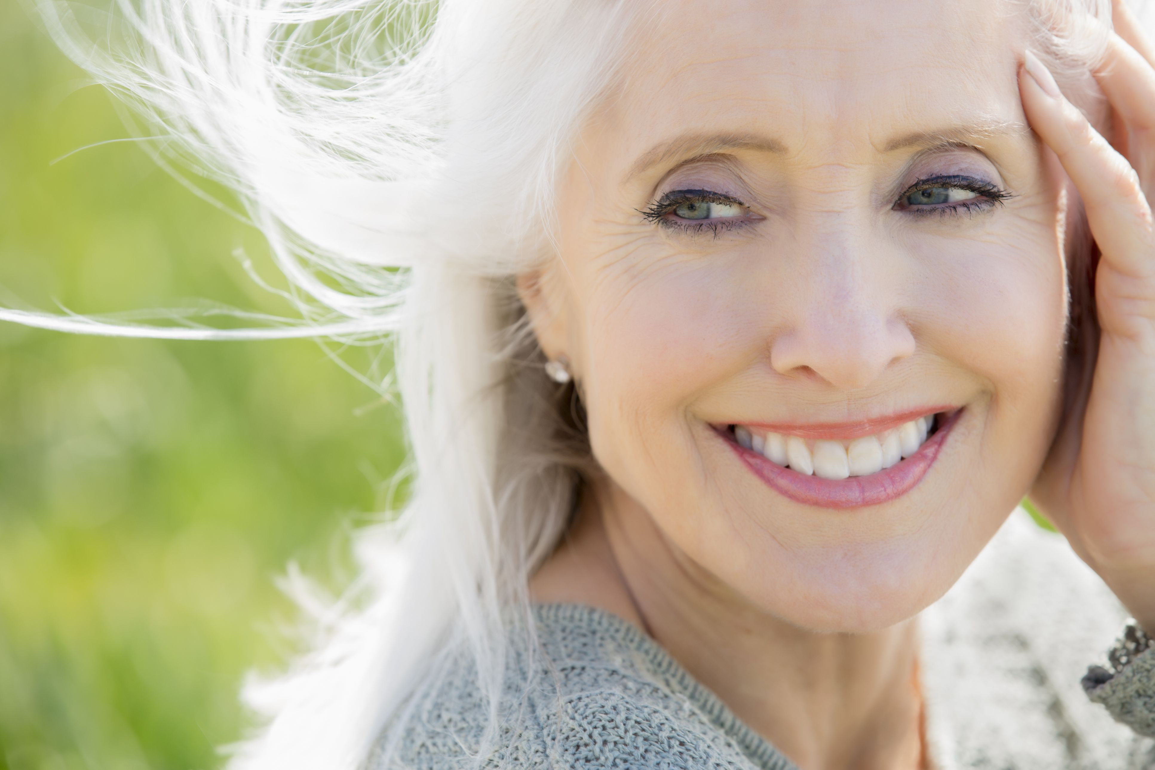 Best Eye Makeup For 50 Year Olds 11 Eye Makeup Tips For Older Women