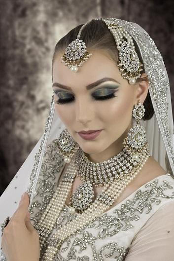 Bridal Makeup Hooded Eyes Asian Bridal Makeup Course Indian Pakistani Makeup Artist Training
