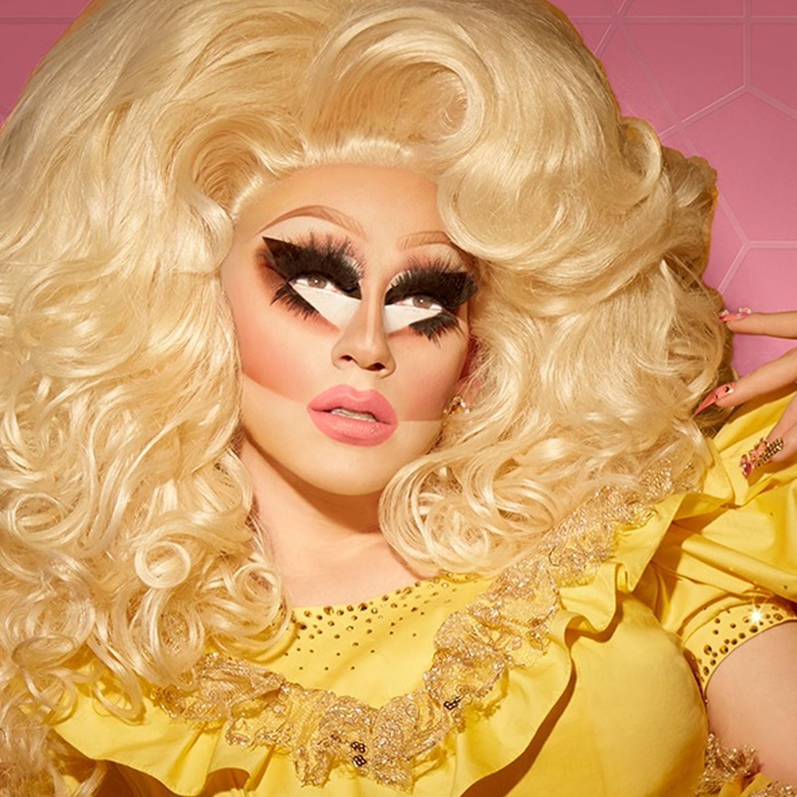 Drag Eye Makeup Trixie Mattel Talks New Makeup Collection And Why Its A Weird