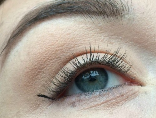 Easy Cat Eye Makeup How To Create The Perfect Cat Eye Wing With Eyeliner Allure