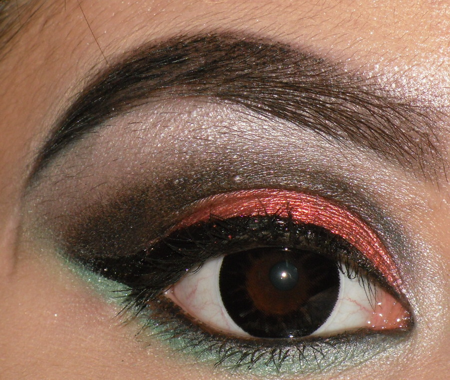Edgy Eye Makeup Hisseriablogspot Dark And Edgy Christmas Eye Makeup Tutorial