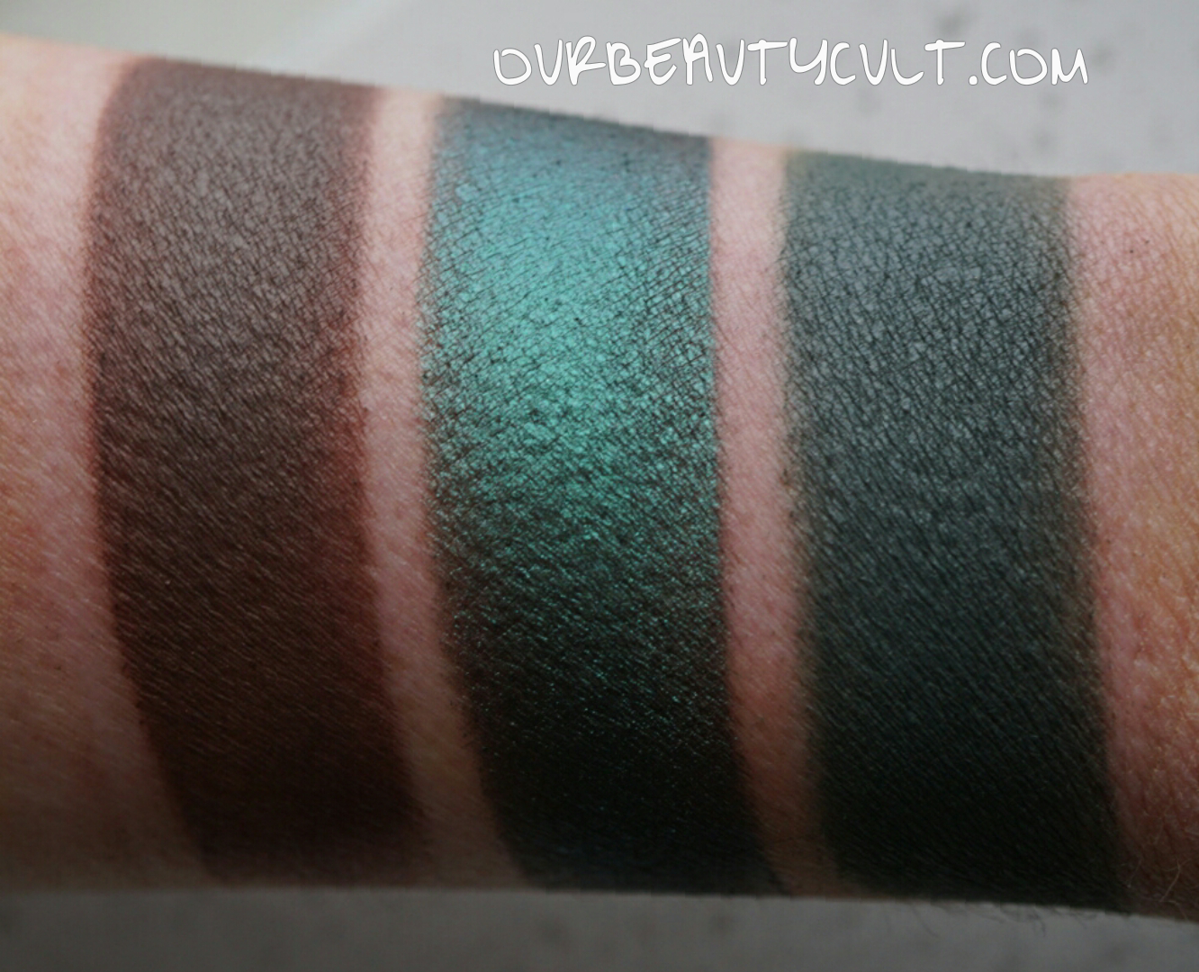 Epic Eye Makeup Makeup Geek Holiday Eyeshadow Bundle Swatches Our Beauty Cult