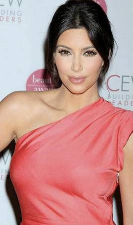 Eye Makeup For Coral Dress Get The Look Kim Kardashian At The Cew Beauty Awards Beautiful