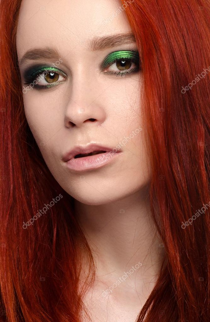Eye Makeup For Red Hair Girl With Red Hair Beautiful Girl Portrait Pretty Makeup Pink