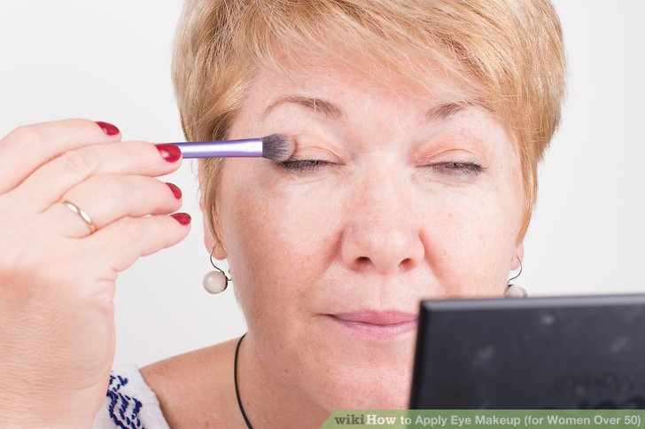 Eye Makeup For Women Over 50 How To Apply Eye Makeup For Women Over 50 With Pictures