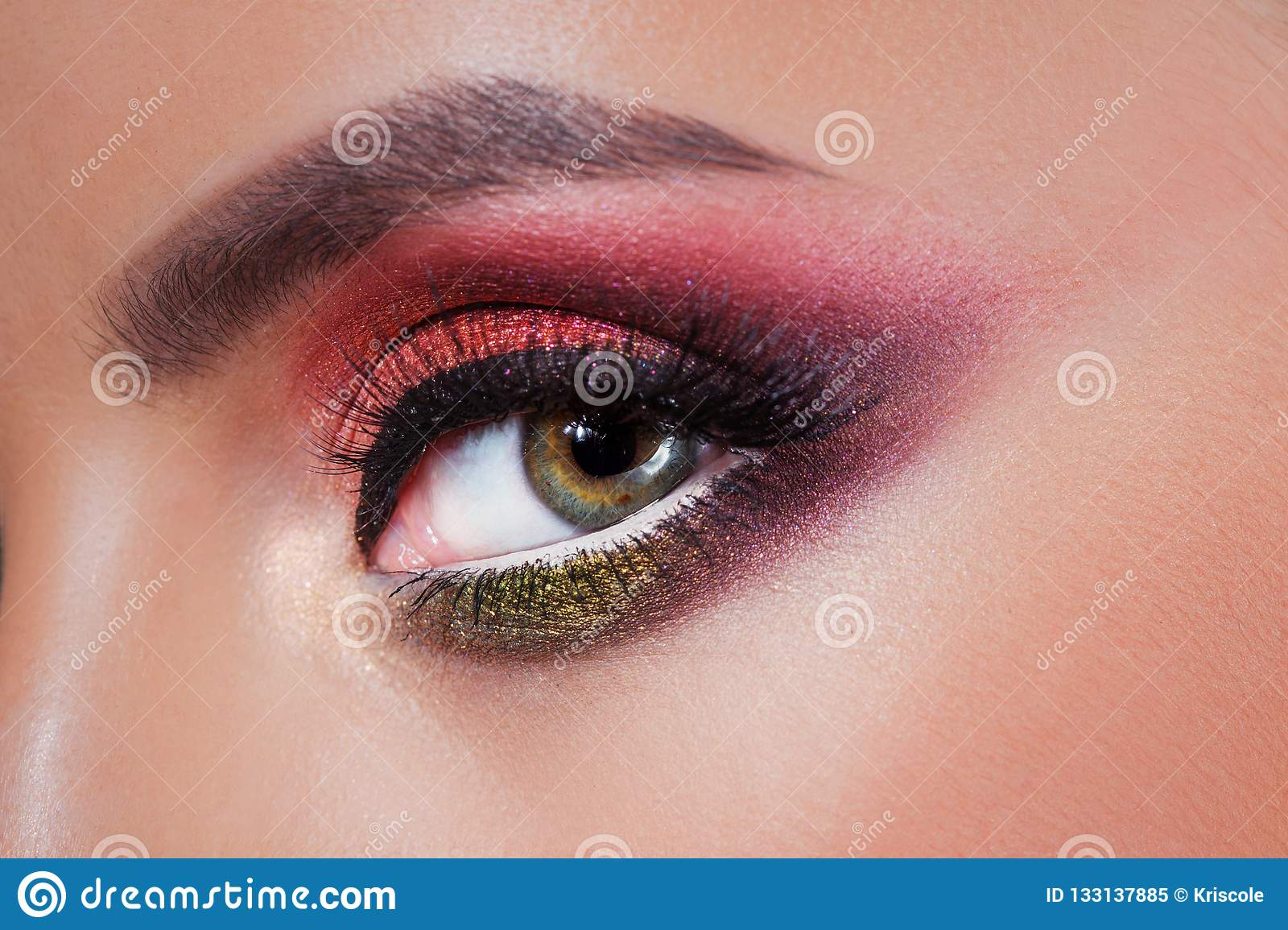 Eye Makeup Shades Amazing Bright Eye Makeup In Luxurious Scarlet Shades Pink And Blue