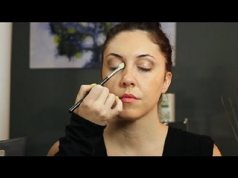 Eye Makeup With White Dress What Color Makeup Goes Best With A Black Brown White Dress