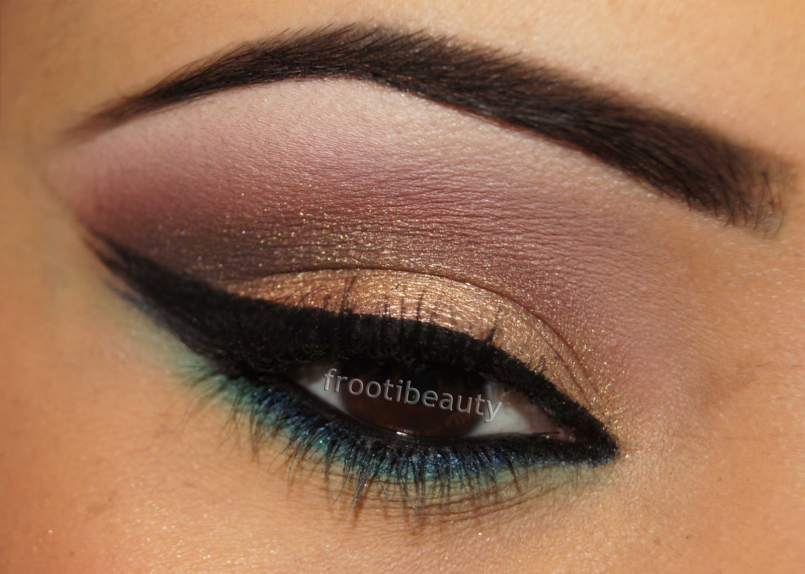 Gold Makeup For Green Eyes Safiyah Tasneem Fff Gold Maroon With Green Blue Makeup Look