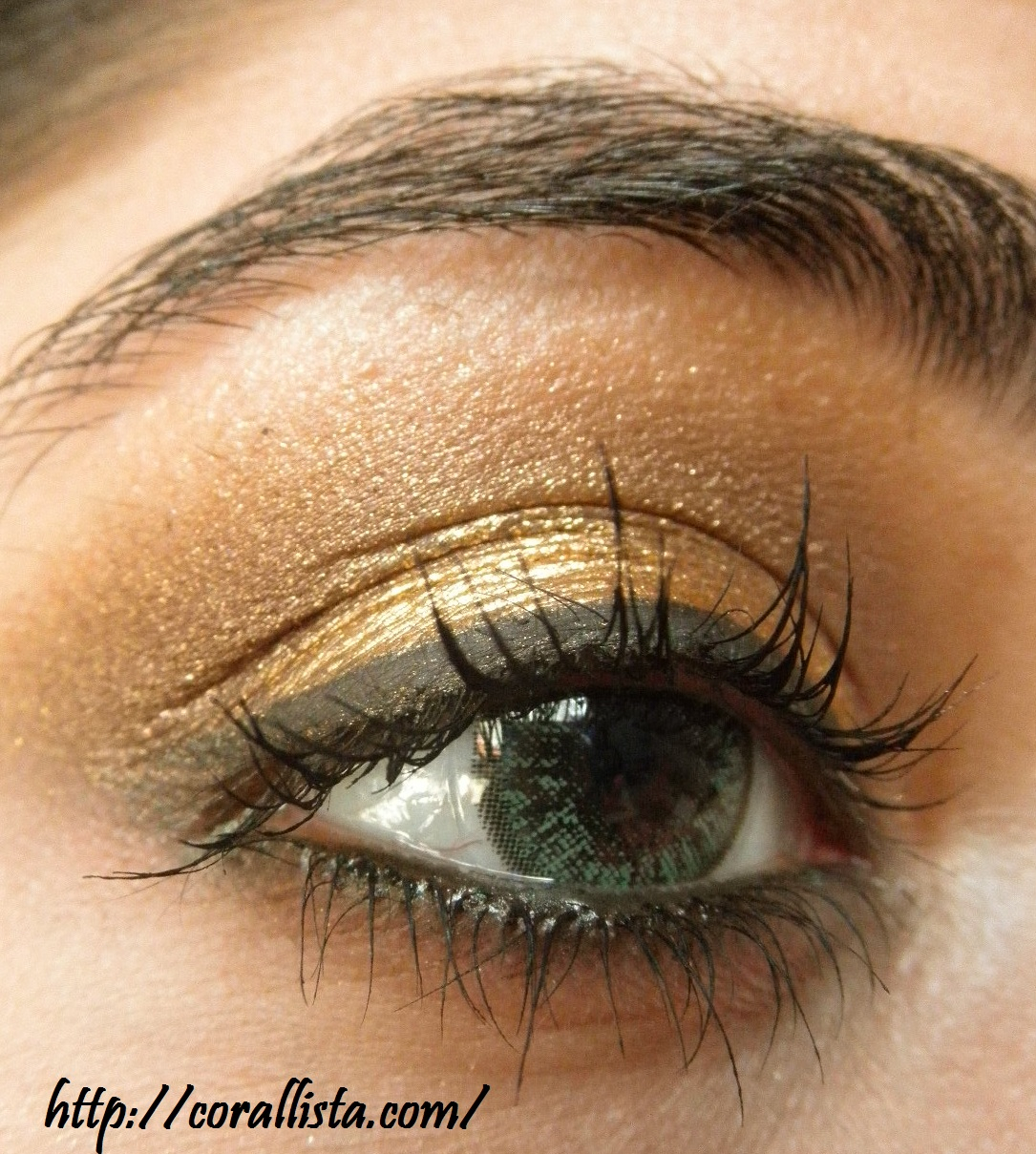 Golden Eye Makeup Makeup Look Dazzling Gold And Soft Warm Hues Corallista