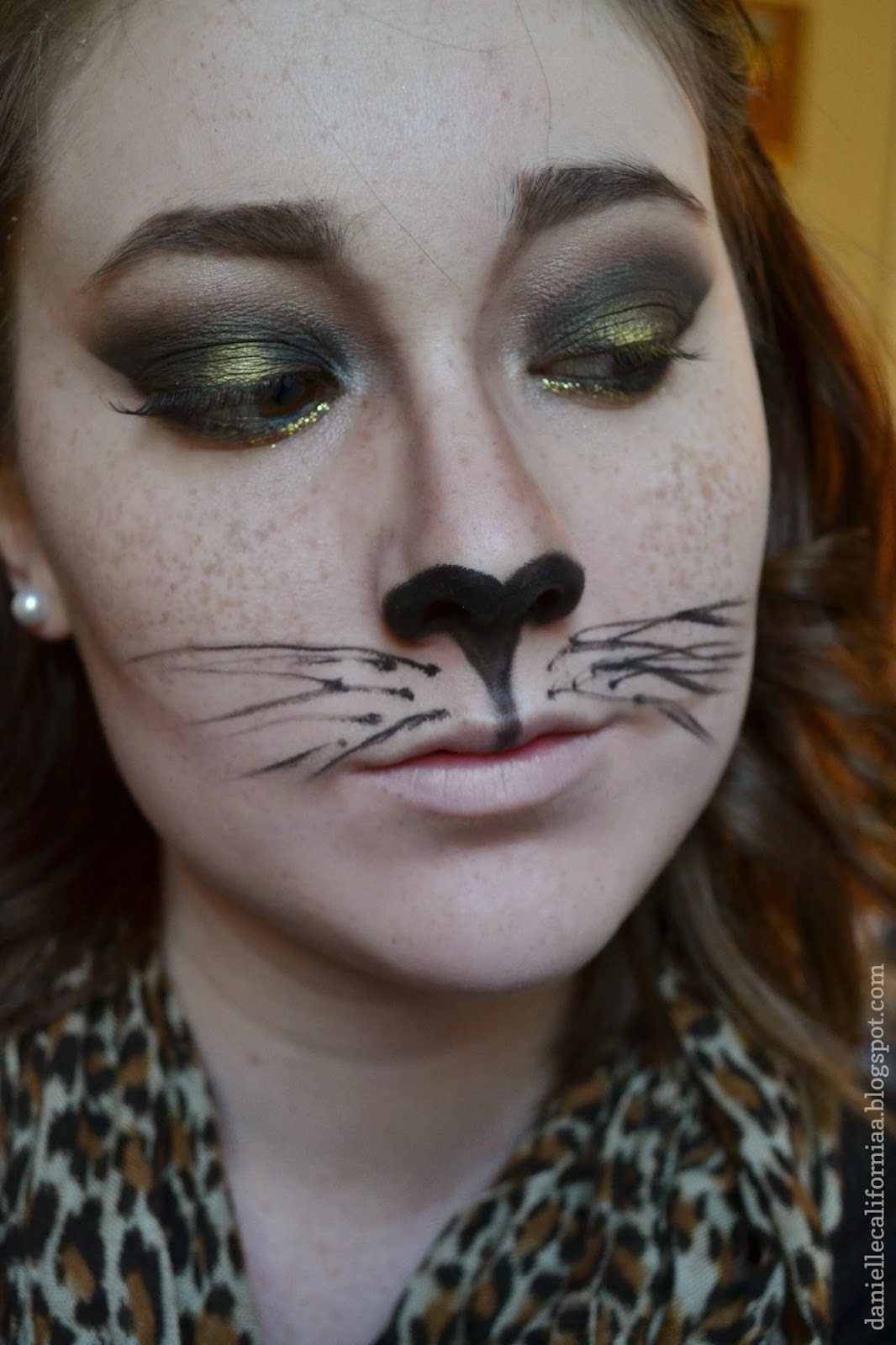 Halloween Cat Eye Makeup Confessions Of A Beauty School Dropout Halloween Last Minute