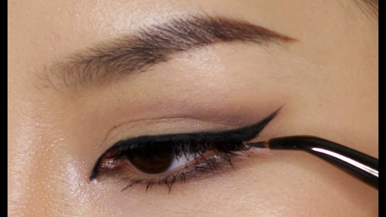 How To Do Angel Wing Eye Makeup Perfect Winged Eyeliner Using Tape Youtube