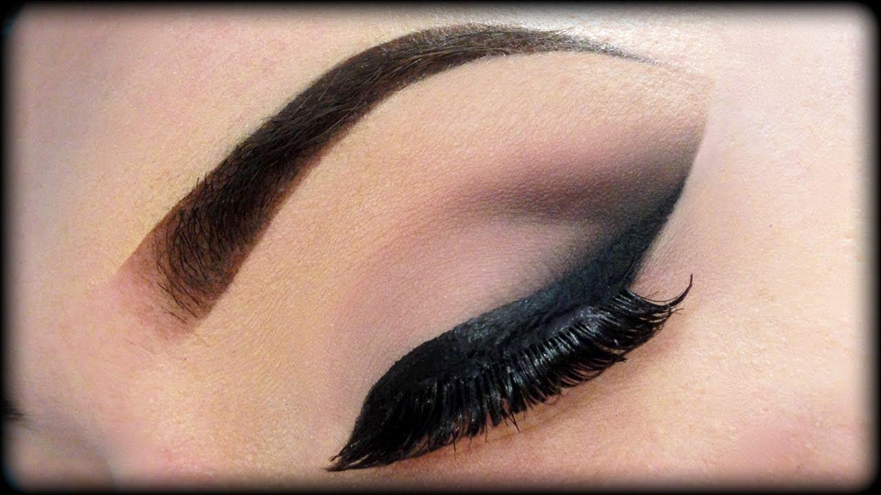How To Do Classy Eye Makeup The Classy Tutorial Make Up The Latest Makeup Trends For Lady