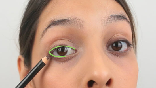 How To Put Eye Makeup On Small Eyes 3 Ways To Put Eyeliner On Small Eyes Wikihow
