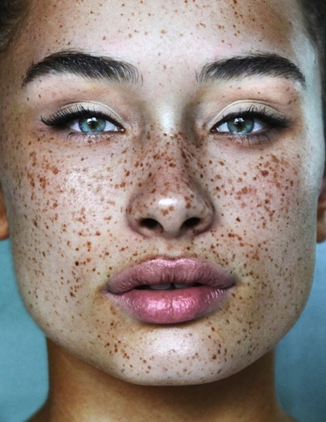 Makeup For Freckles And Green Eyes 8 Makeup Looks That Make Freckles Look Amazing Stylecaster