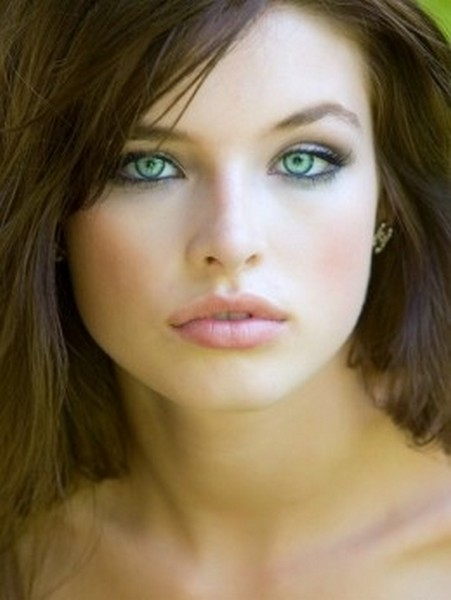 Makeup For Freckles And Green Eyes Makeup For Fair Skin Brown Hair And Green Eyes Bellatory