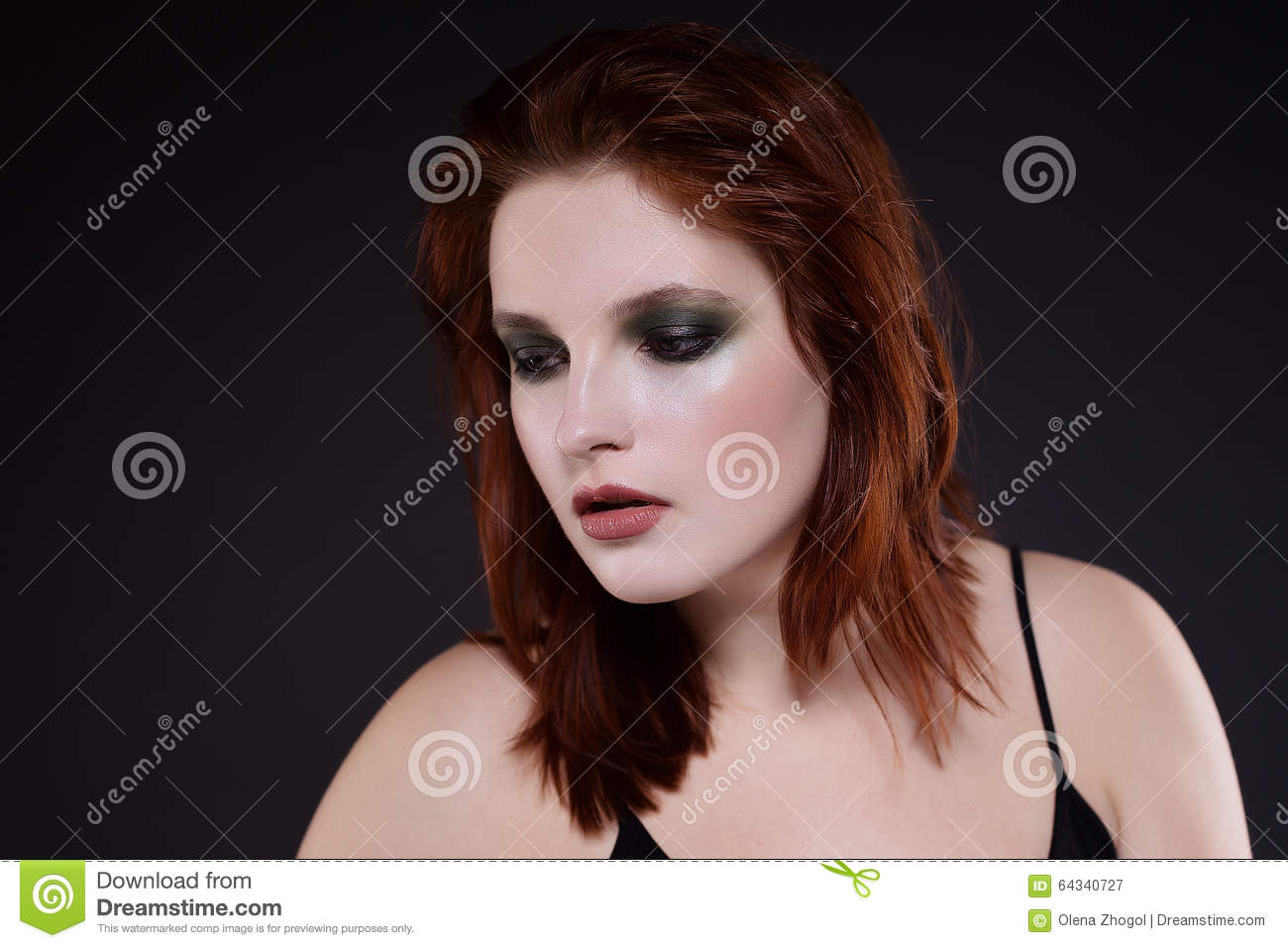Makeup For Grey Hair And Green Eyes Redhaed Girl With Greensmoky Eyes Makeup Stock Image Image Of