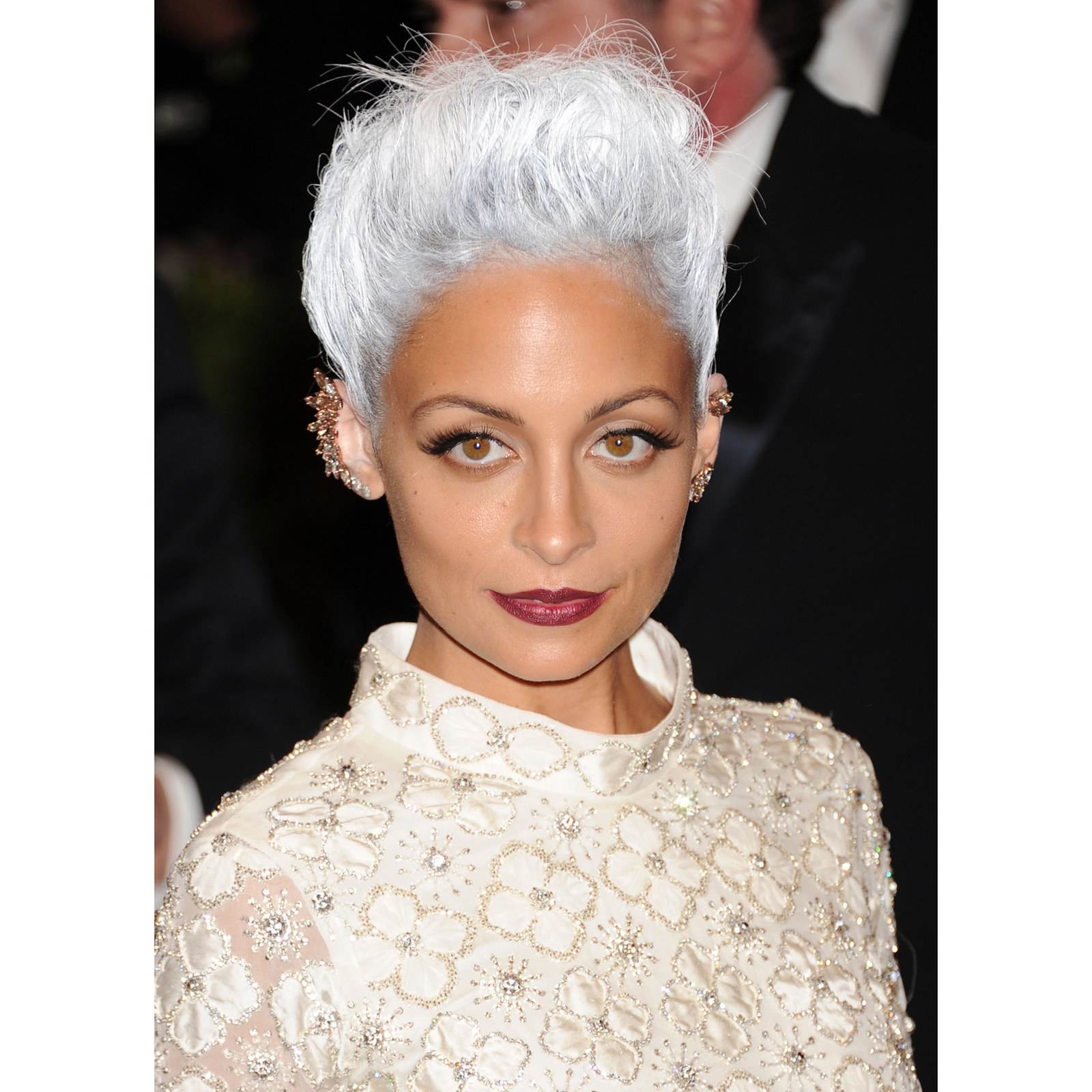 Makeup For Grey Hair And Green Eyes The Gray Hair Trend 32 Instagram Worthy Gray Ombr Hairstyles Allure
