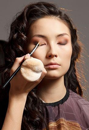Makeup For Small Asian Eyes Asian Eye Makeup Tips Lovetoknow
