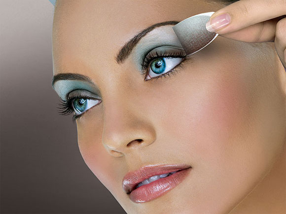 Makeup Tricks For Blue Eyes Important Eye Makeup Tips For Blue Eyes