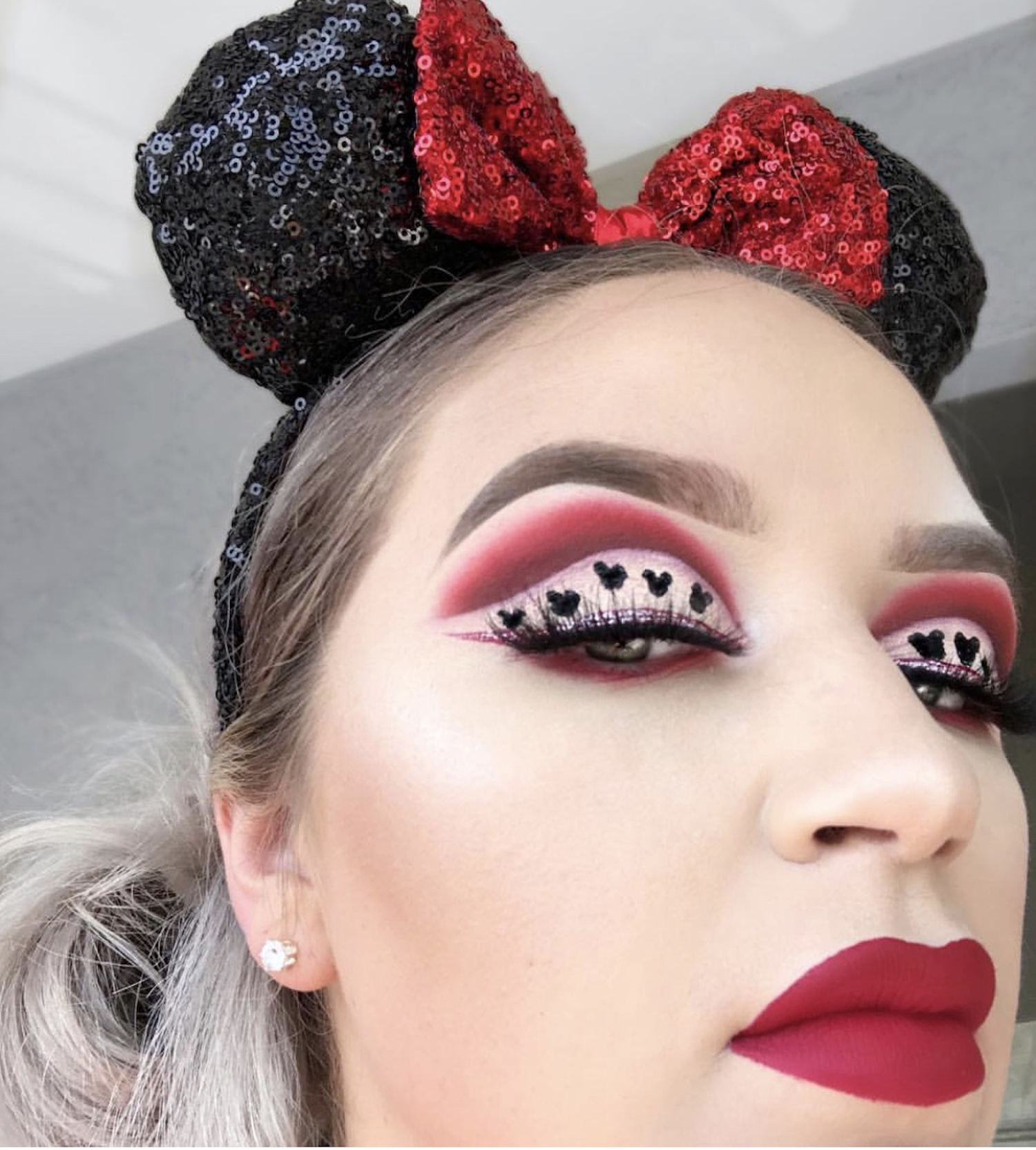 Minnie Mouse Eye Makeup 23 Halloween Beauty Looks You Should Try Business Insider