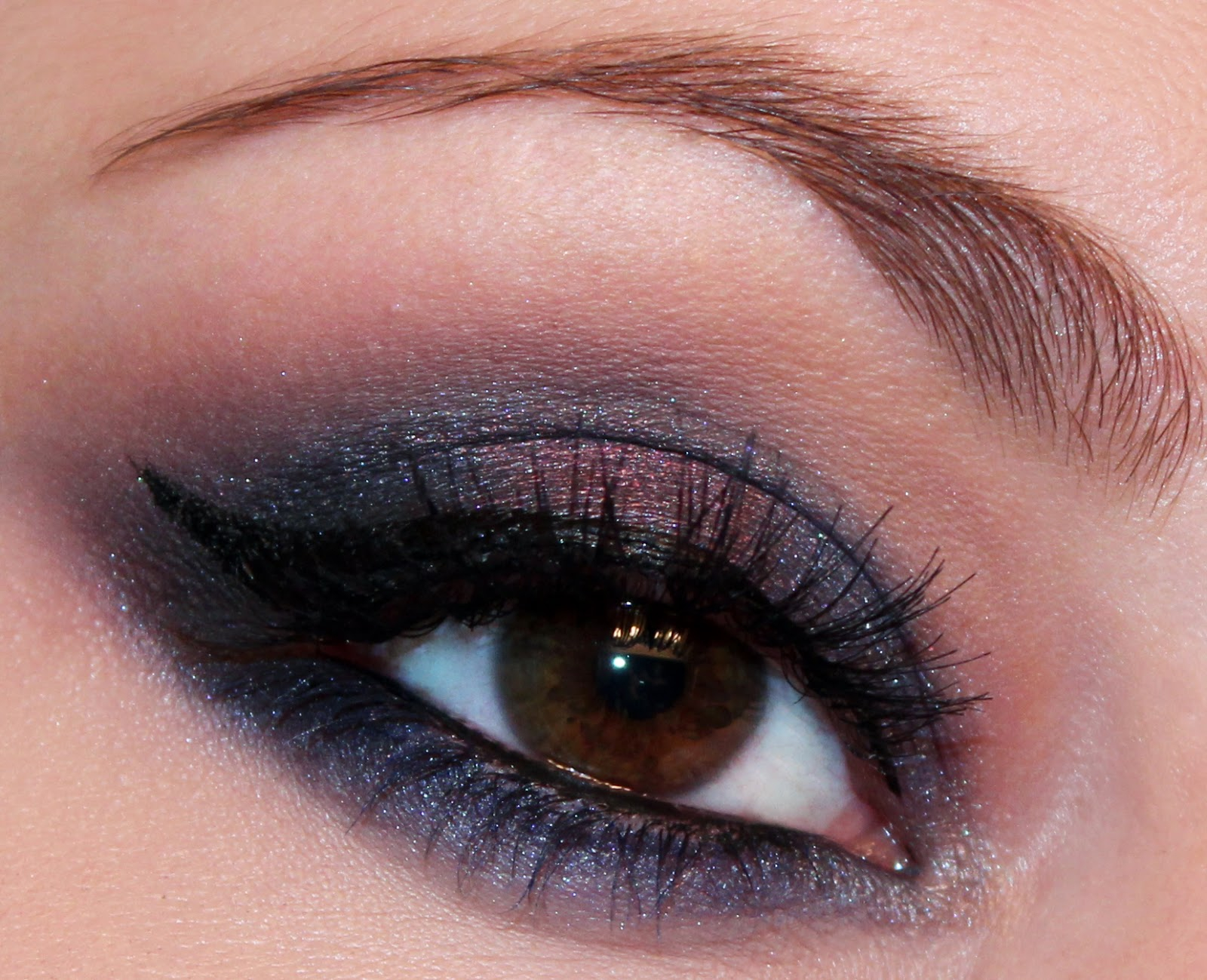 Night Out Makeup For Blue Eyes Luhivys Favorite Things Navy Blue Eye With A Pop Of Burgundy