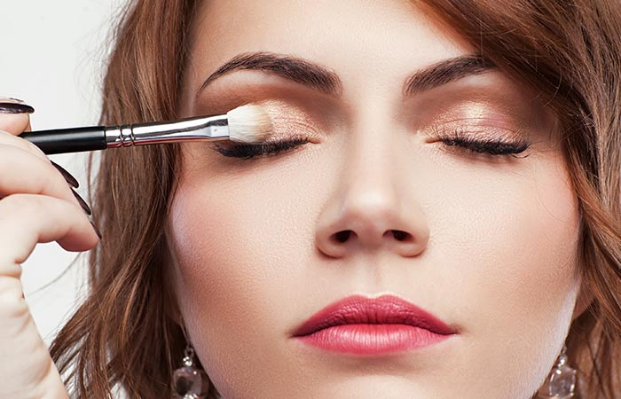 Perfect Eye Makeup For Dark Brown Eyes 11 Magical Makeup Tricks That Make Your Small Eyes Look Bigger