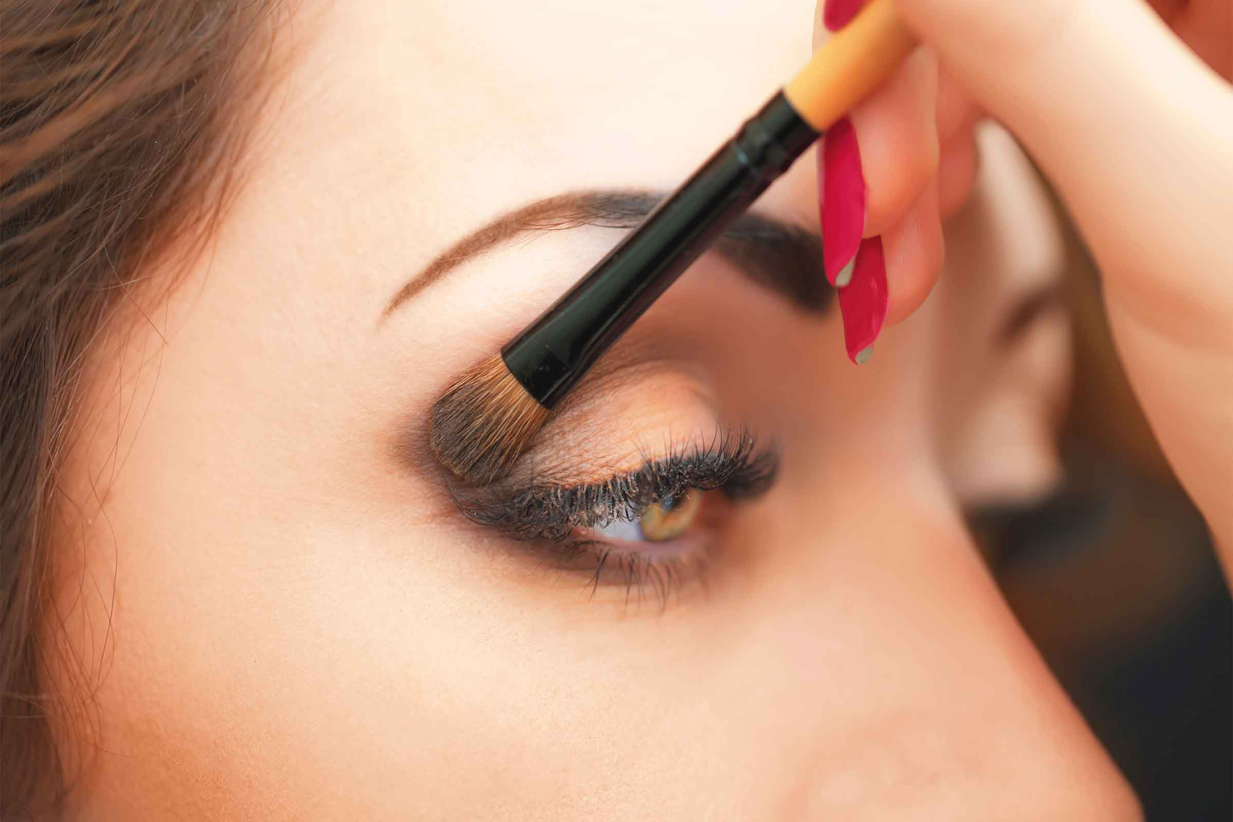 Simple Dark Eye Makeup Eye Makeup Tips 7 Ways To Make Your Eyes Pop Readers Digest