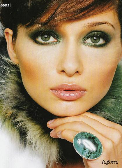Turkish Eye Makeup Makeup Images Turkish Actress Nurgul Yesilcays Green Smokey Eye