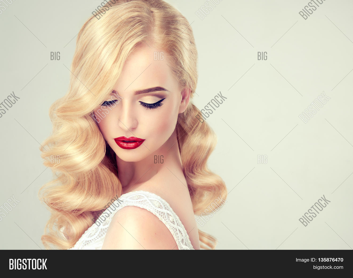 Wedding Makeup For Blonde Hair Blue Eyes Beautiful Blonde Girl Image Photo Free Trial Bigstock