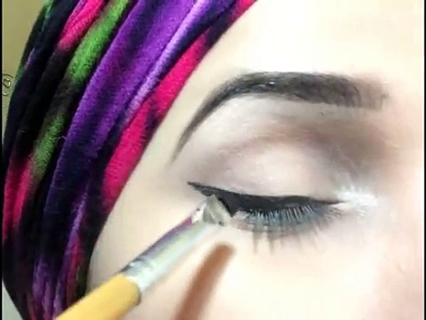 Wing Eye Makeup Tutorial How To Apply Winged Liner Easy And Glam Eye Makeup Tutorial
