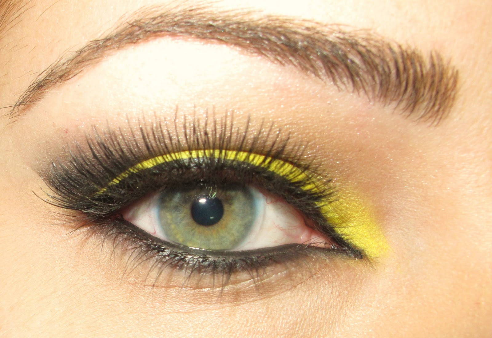 Yellow And Black Eye Makeup The Makeup Artist Yellowblack Eye Makeup