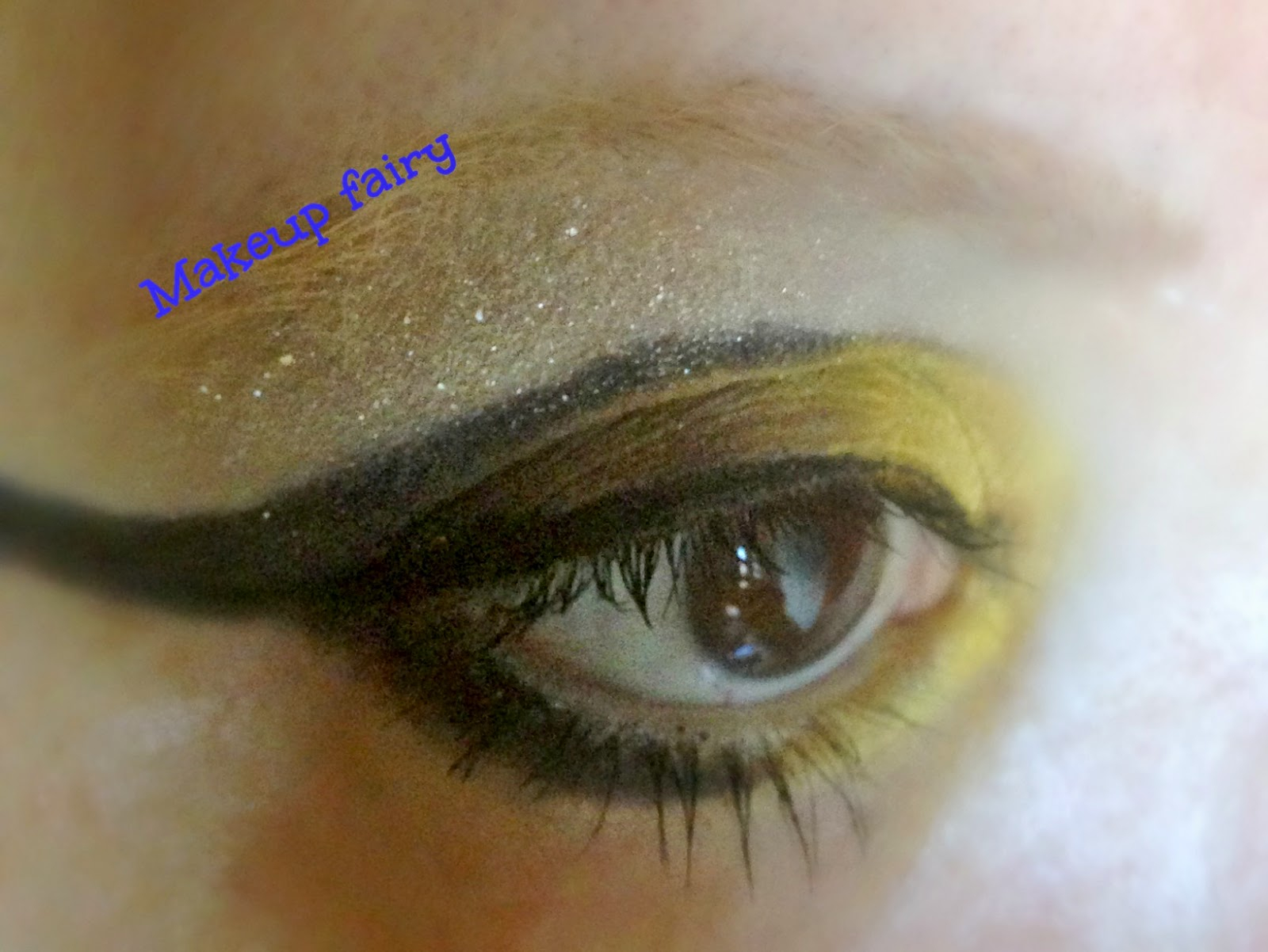 Yellow And Black Eye Makeup Tinklesmakeup Black And Yellow Bee Eye Makeup Look